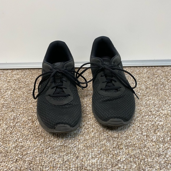 Black Nike Shoe 12US - Picture 2 of 3